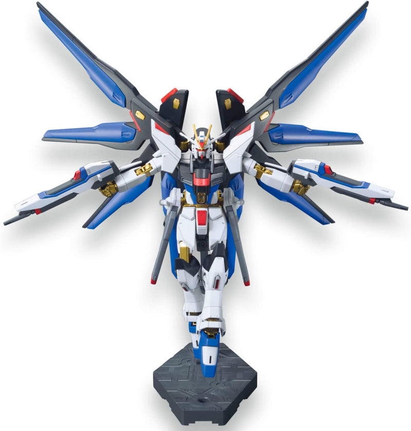 Bandai: Gundam Seed Strike Freedom Gundam HGCE 1/144 Scale Model Kit