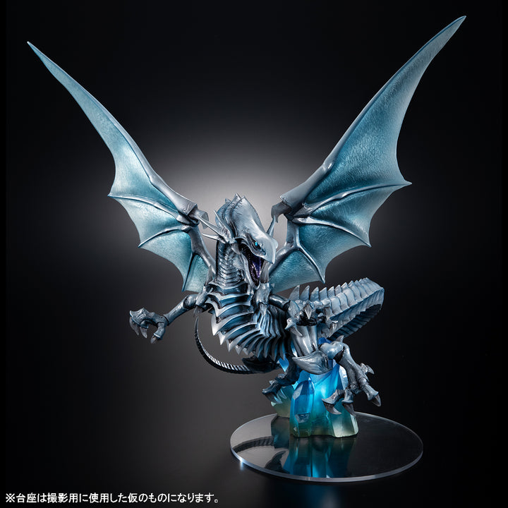 Yu-Gi-Oh! Duel Monsters Blue Eyes White Dragon Holo Edition Figure
