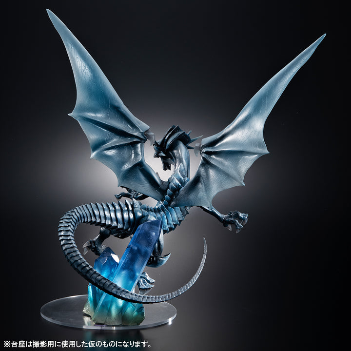 Yu-Gi-Oh! Duel Monsters Blue Eyes White Dragon Holo Edition Figure