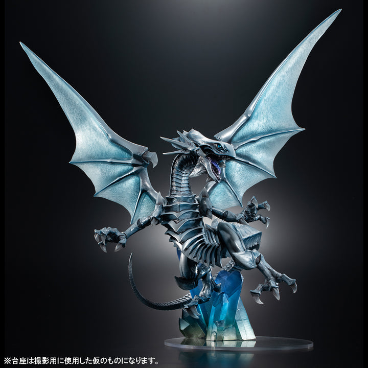 Yu-Gi-Oh! Duel Monsters Blue Eyes White Dragon Holo Edition Figure