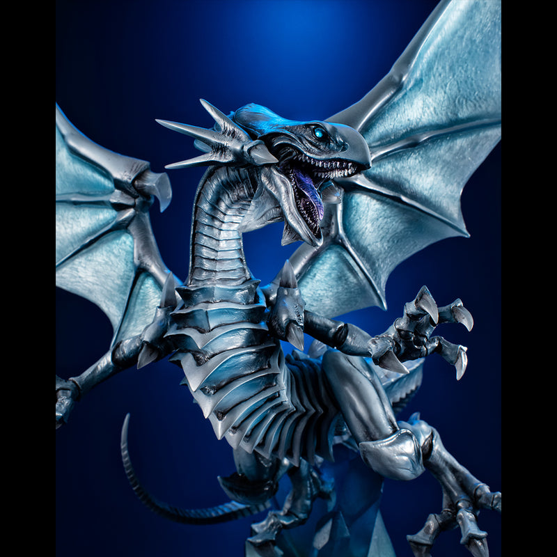 Yu-Gi-Oh! Duel Monsters Blue Eyes White Dragon Holo Edition Figure