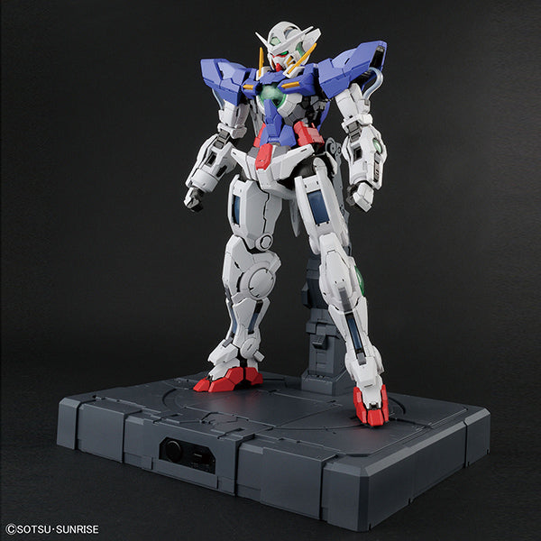Bandai: Gundam 00- Gundam Exia Perfect Grade 1/60