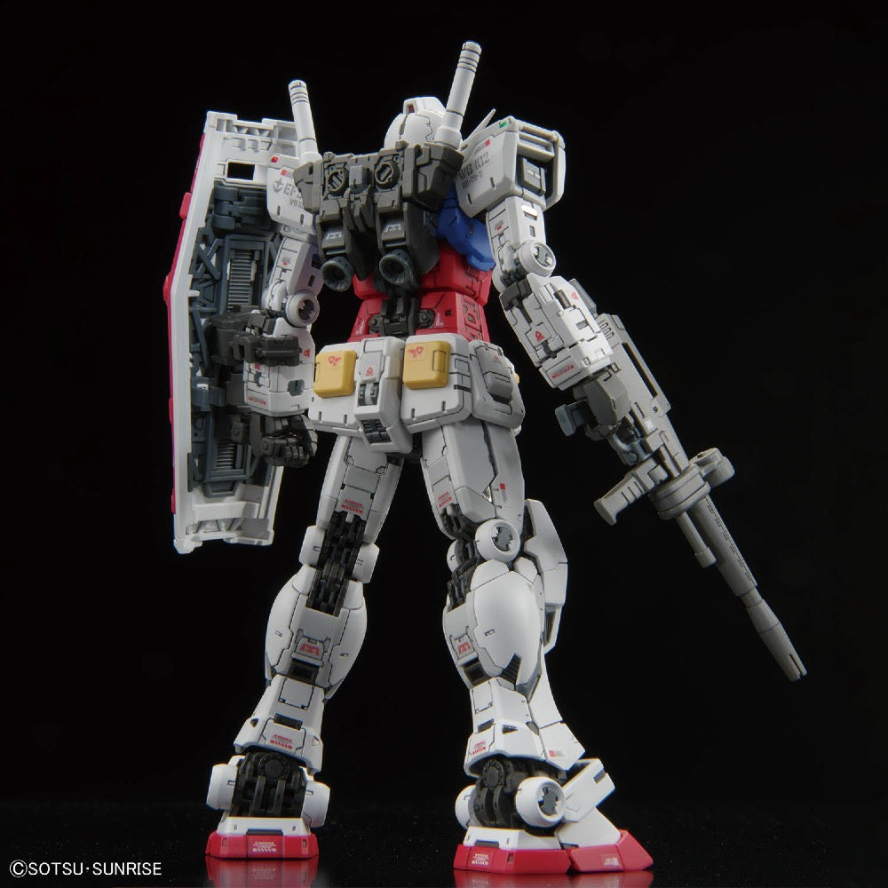 Bandai: Mobile Suit Gundam - RX-78-2 Gundam Ver. 2.0 RG 1/144 Scale Model Kit