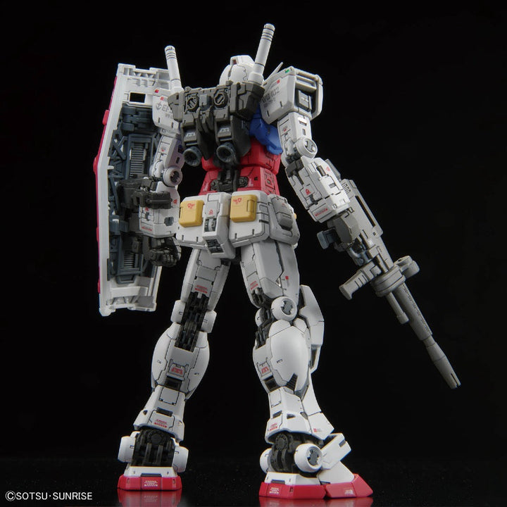 Bandai: Mobile Suit Gundam - RX-78-2 Gundam Ver. 2.0 RG 1/144 Scale Model Kit