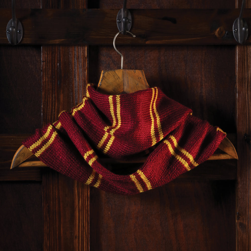 Harry Potter Wizarding World Knit Kit - Gryffindor House Cowl Kit
