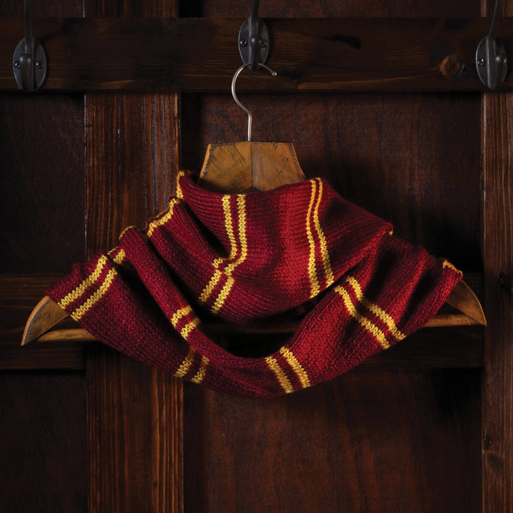 Harry Potter Wizarding World Knit Kit - Gryffindor House Cowl Kit