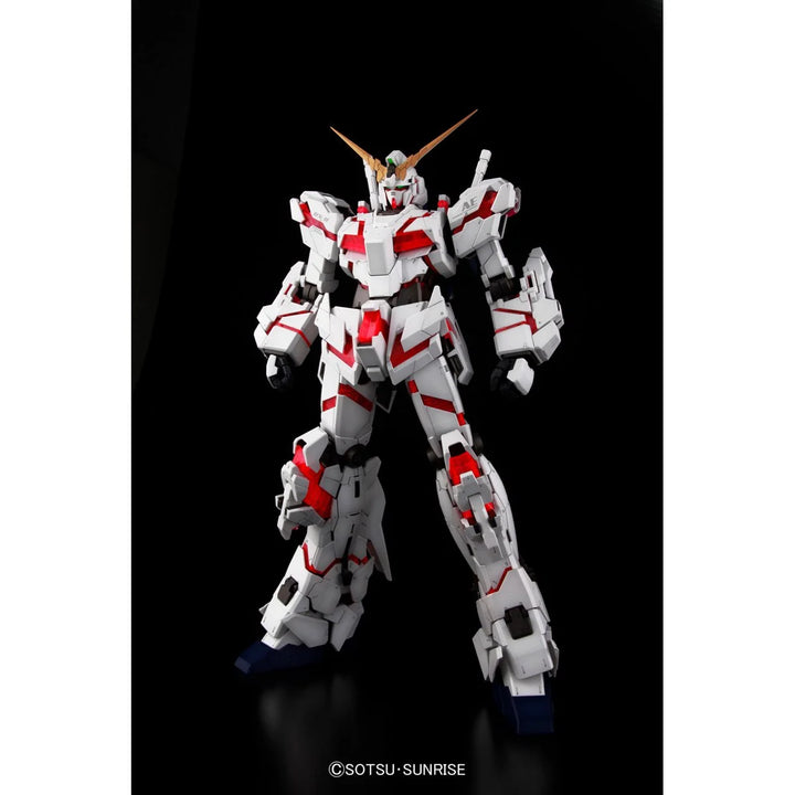 Bandai: Unicorn Gundam RX-0 Perfect Grade Model Kit