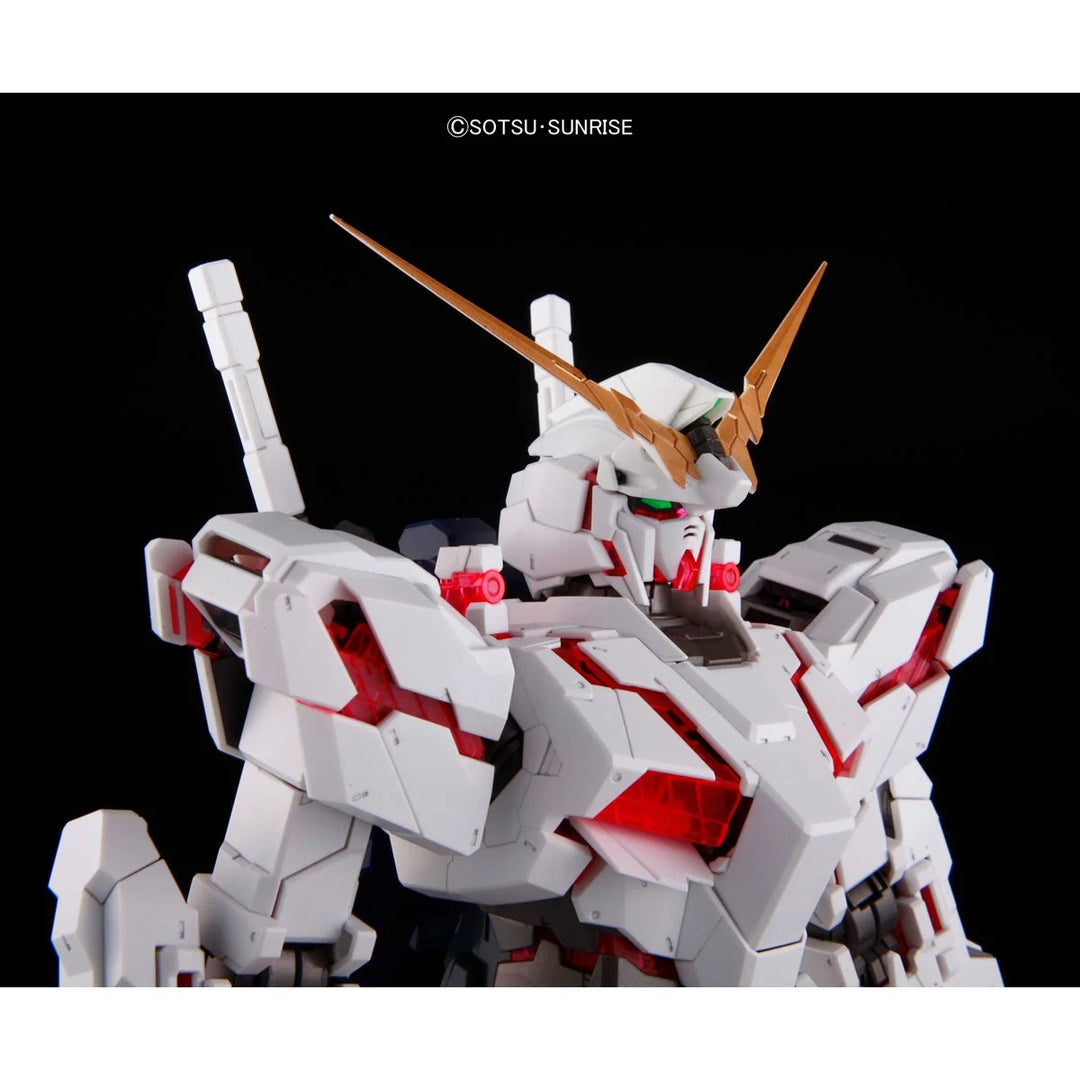 Bandai: Unicorn Gundam RX-0 Perfect Grade Model Kit