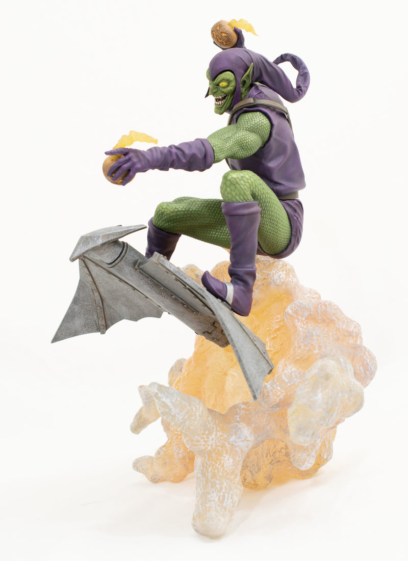 Diamond Select - Comic Green Goblin DLX PVC Statue