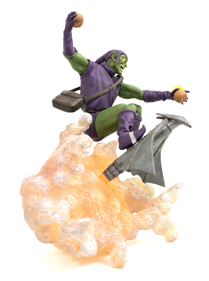 Diamond Select - Comic Green Goblin DLX PVC Statue