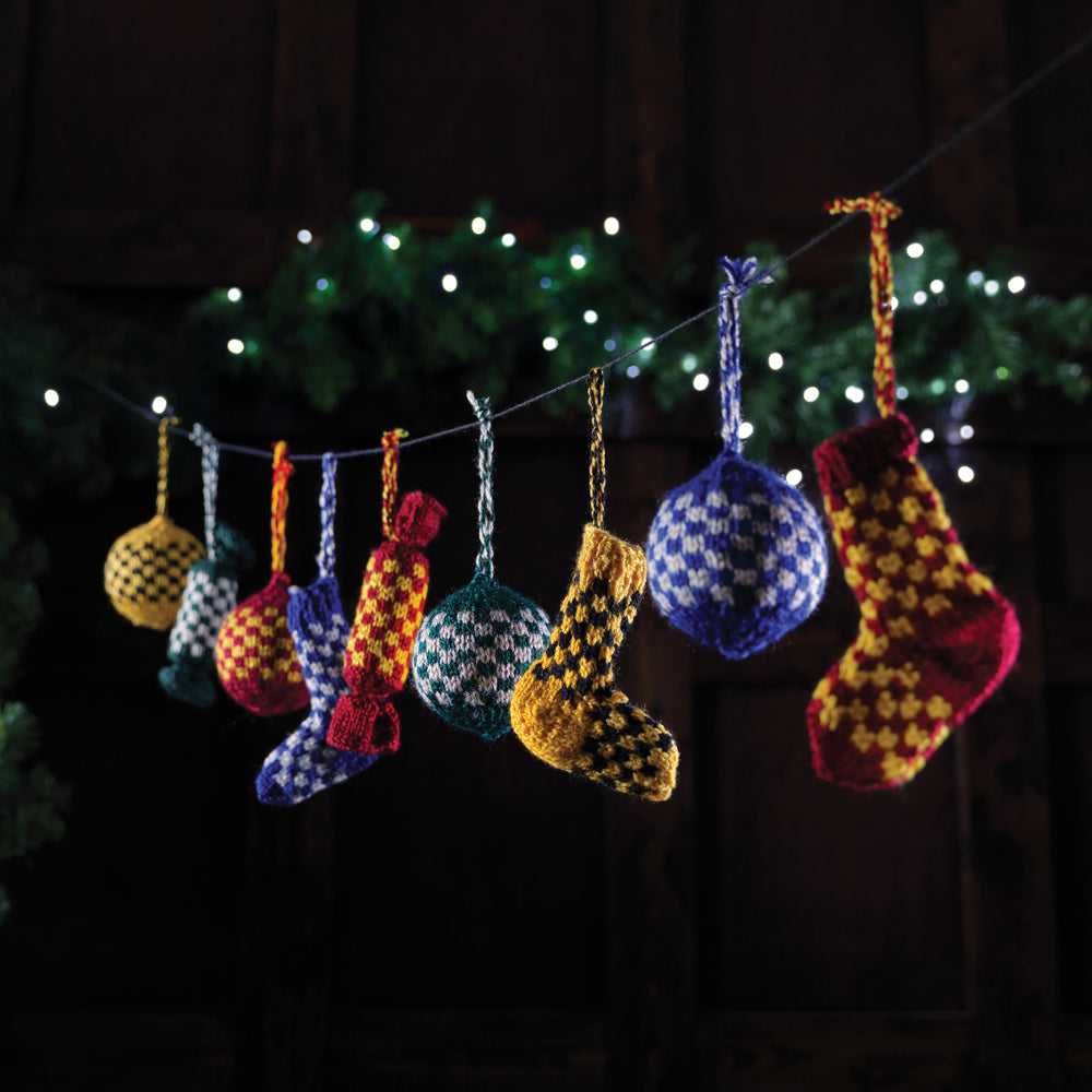 Harry Potter Wizarding World Knit Kit - Hogwarts Christmas Decoration Kit