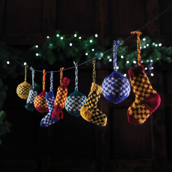 Harry Potter Wizarding World Knit Kit - Hogwarts Christmas Decoration Kit