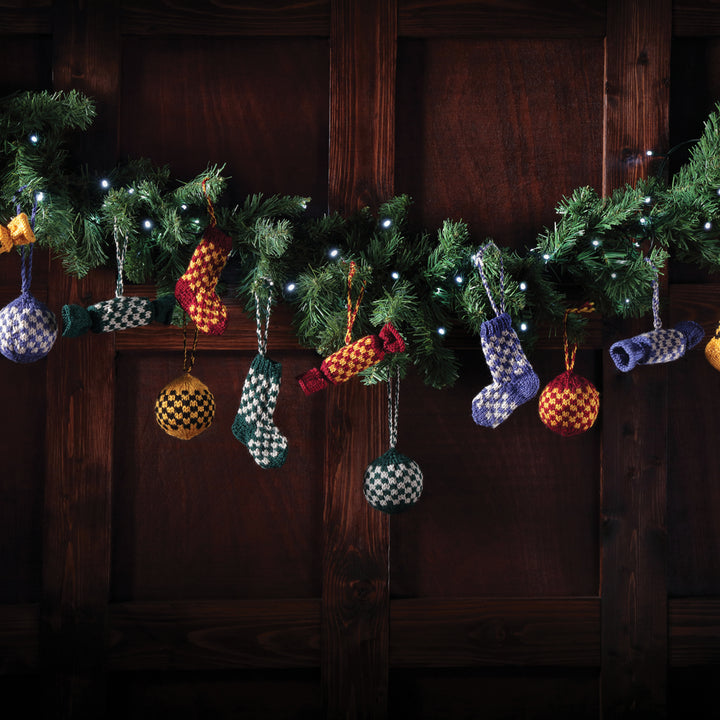 Harry Potter Wizarding World Knit Kit - Hogwarts Christmas Decoration Kit