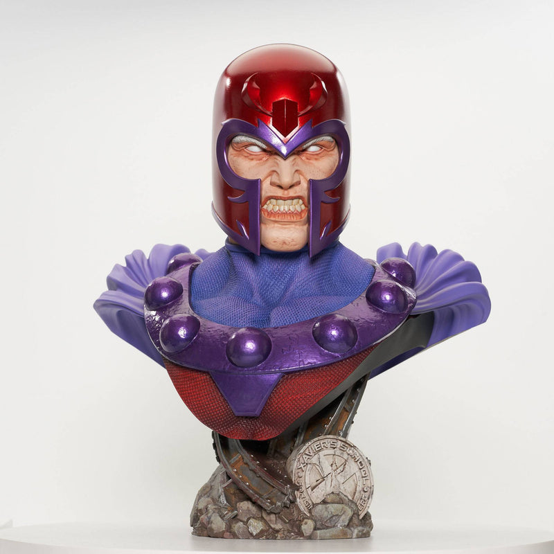 Diamond Select - Legends In 3D Comic Magneto 1/2 Scale Bust