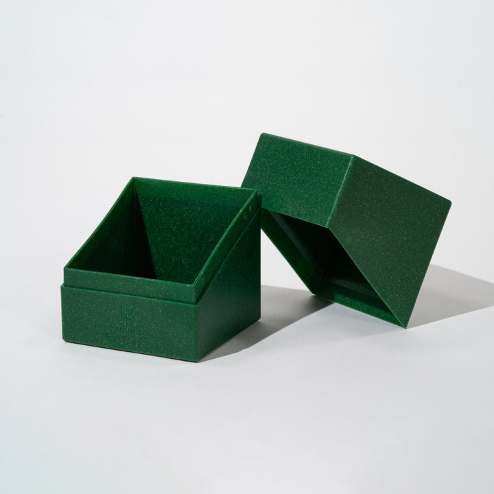 Ultimate Guard: Boulder 100+ Return To Earth Deck Box - Green